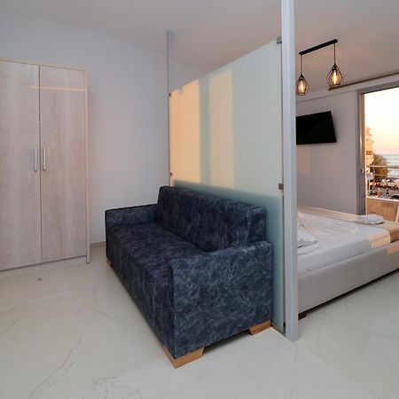 Vourtarea Guesthouse Himare Exterior foto