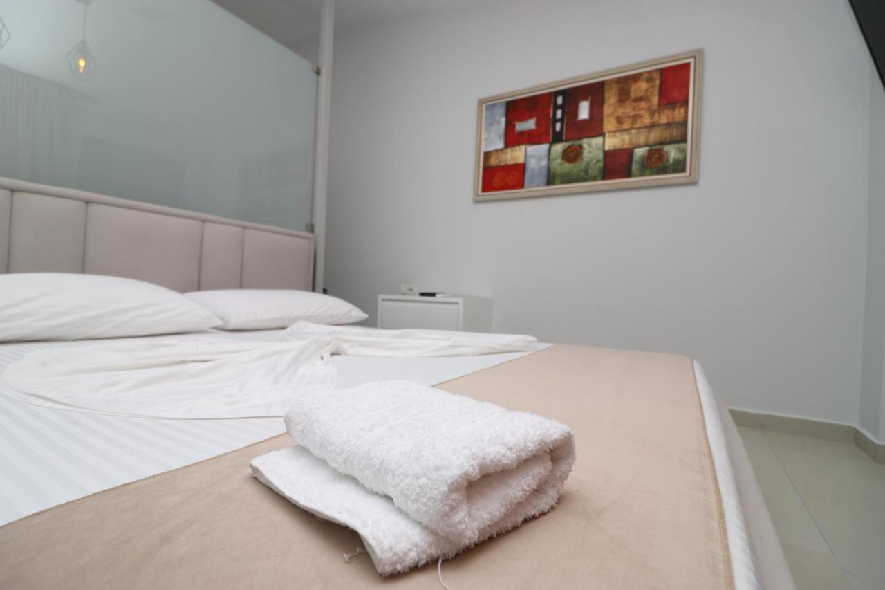 Vourtarea Guesthouse Himare Exterior foto