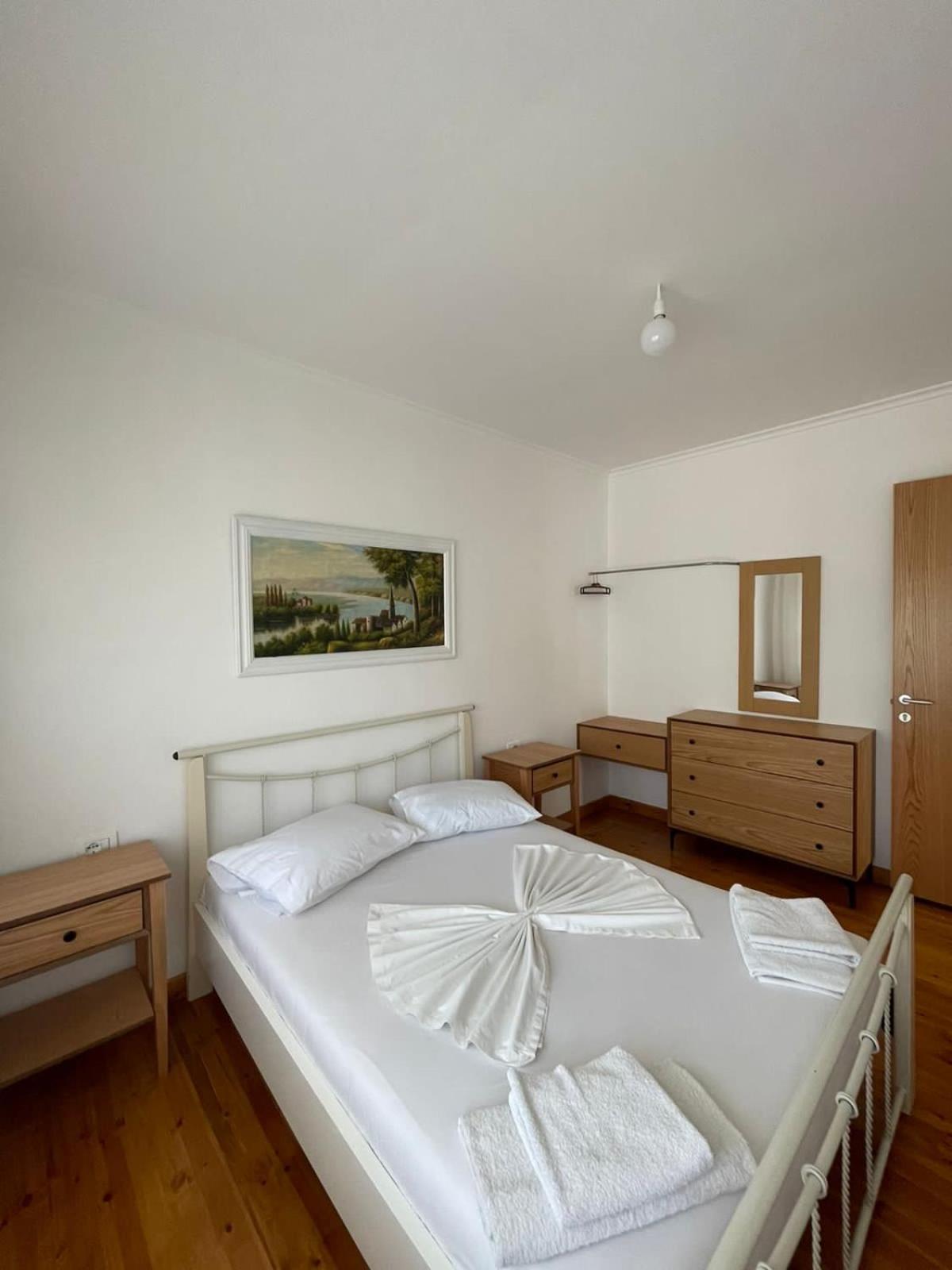 Vourtarea Guesthouse Himare Exterior foto