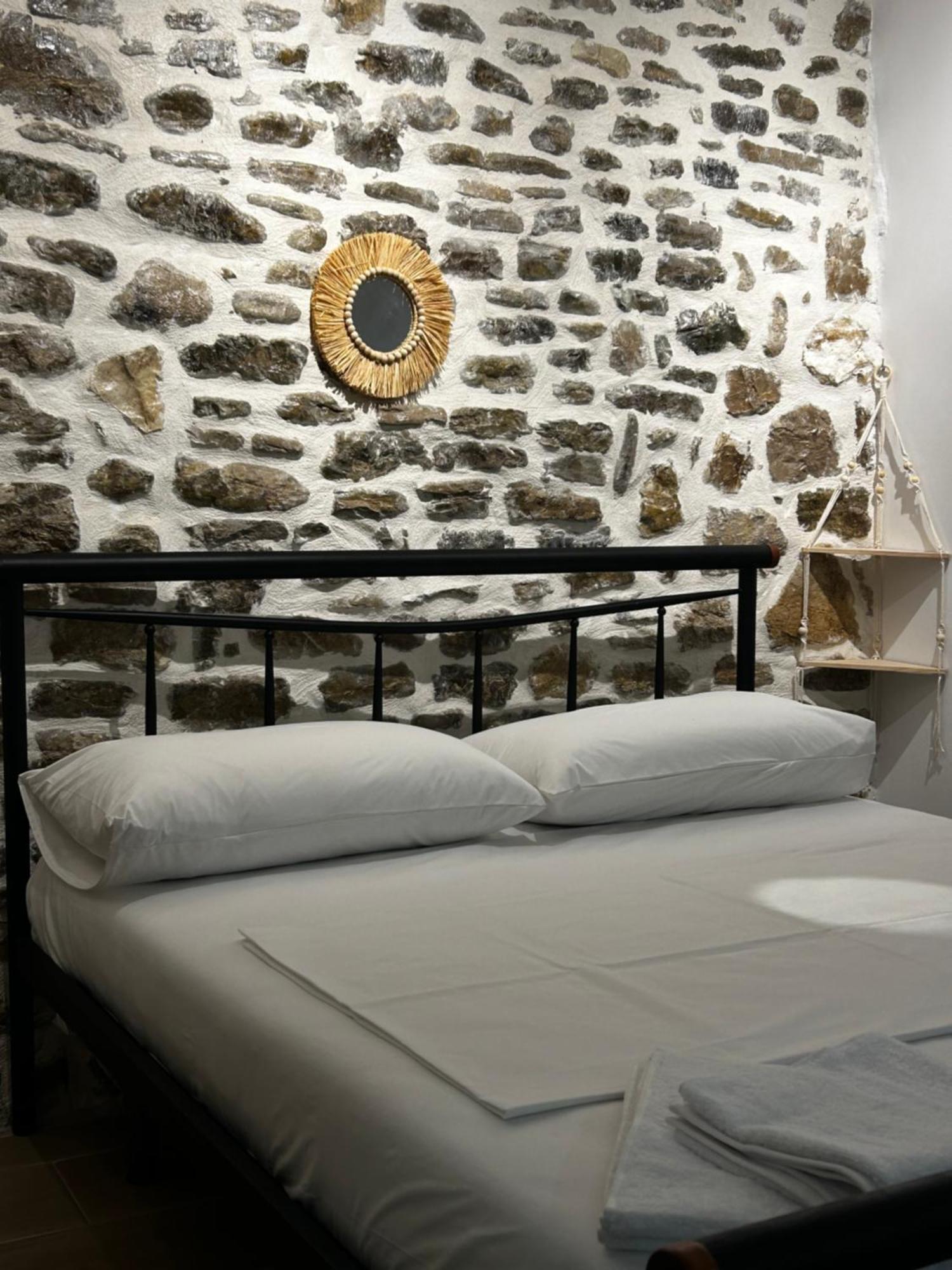 Vourtarea Guesthouse Himare Exterior foto