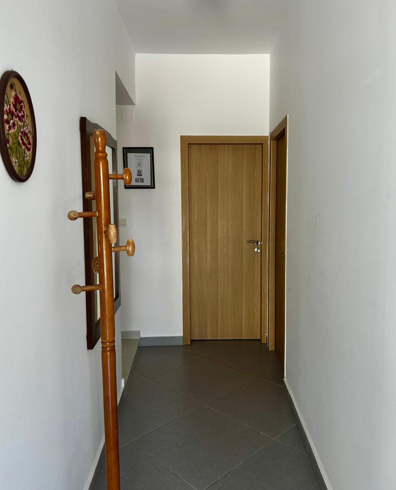 Vourtarea Guesthouse Himare Exterior foto